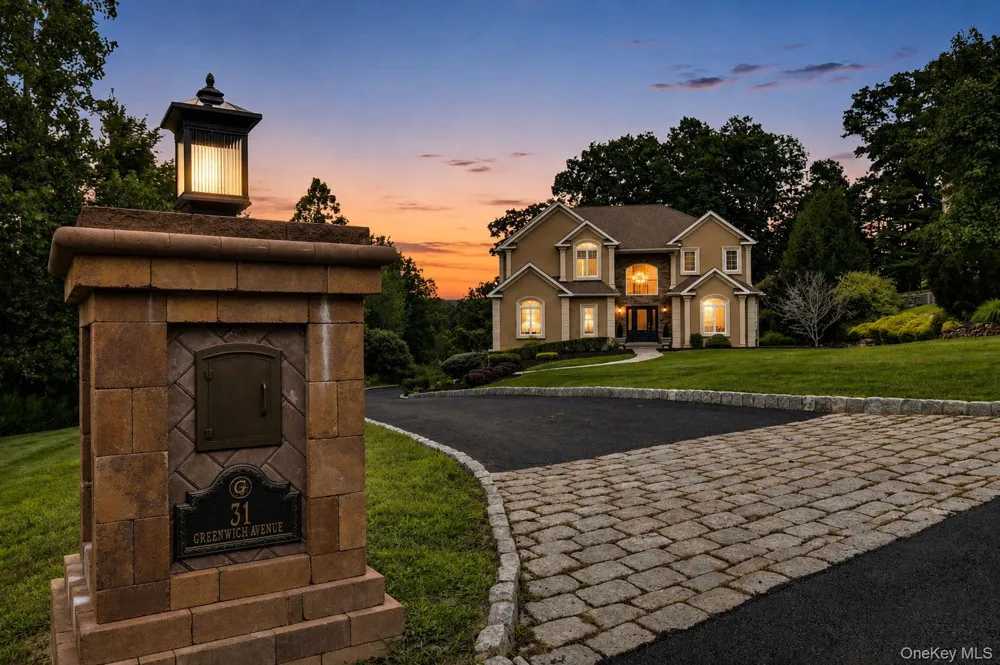 31 Greenwich Avenue Central Valley, NY 10917