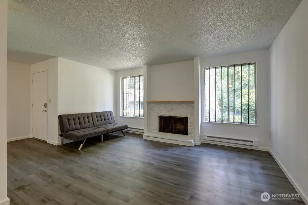 533 S 323rd Place #9G Federal Way, WA 98003