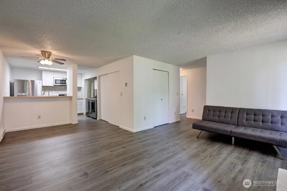 533 S 323rd Place #9G Federal Way, WA 98003