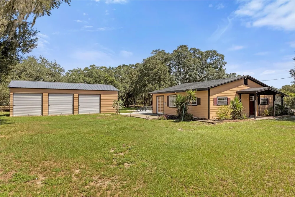 14043 TENNESSEE AVENUE Astatula, FL 34705