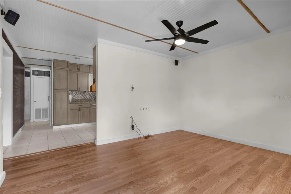 14043 TENNESSEE AVENUE Astatula, FL 34705