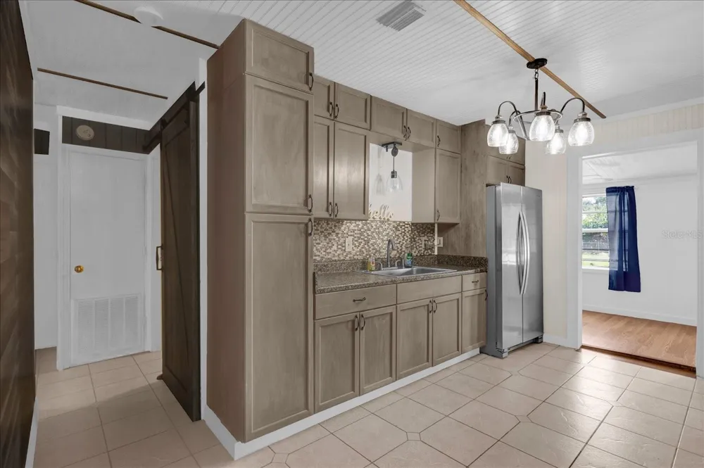 14043 TENNESSEE AVENUE Astatula, FL 34705