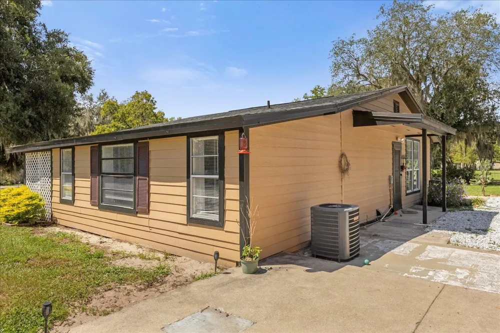 14043 TENNESSEE AVENUE Astatula, FL 34705
