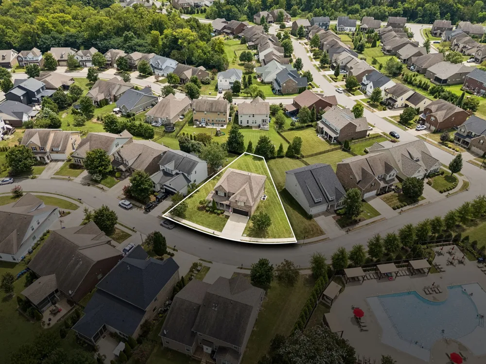 2012 Devonwood Ln Thompsons Station, TN 37179