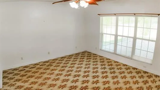 289 County Road 812 Buna, TX 77612