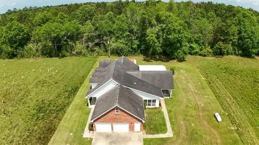 289 County Road 812 Buna, TX 77612