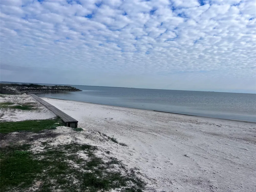 3368 Bay Point Palacios, TX 77465
