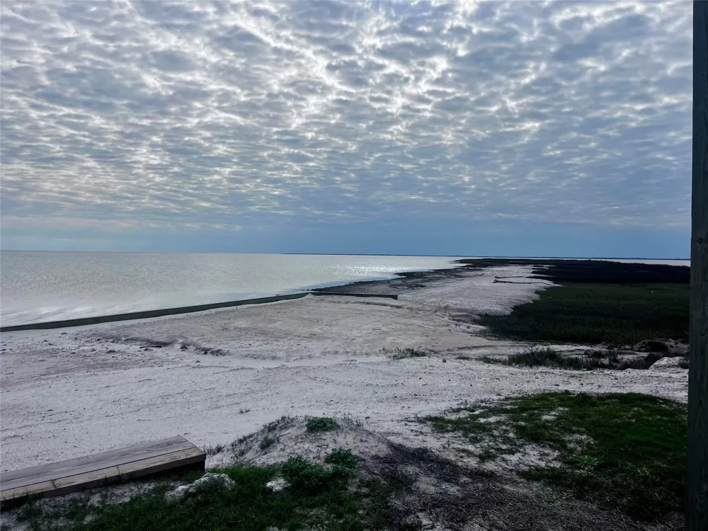 3368 Bay Point Palacios, TX 77465