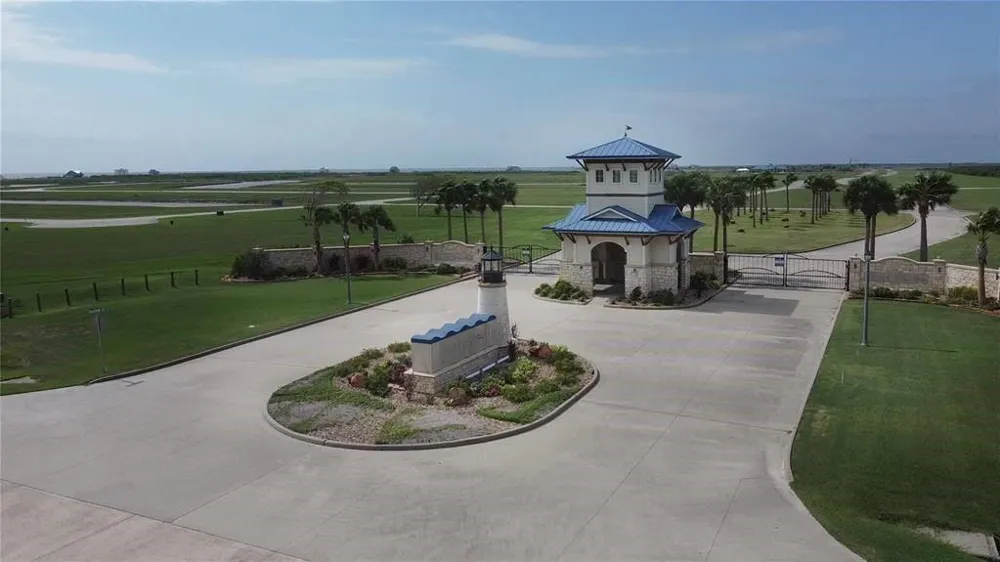 3368 Bay Point Palacios, TX 77465