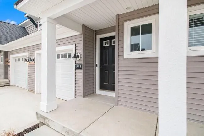 1633 Thyme Drive SW #2 Byron Center, MI 49315