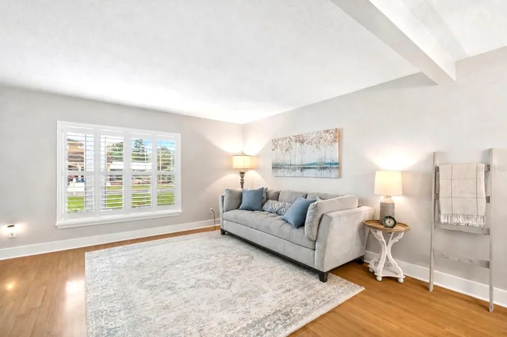 3133 W IDLEWILD AVENUE Tampa, FL 33614