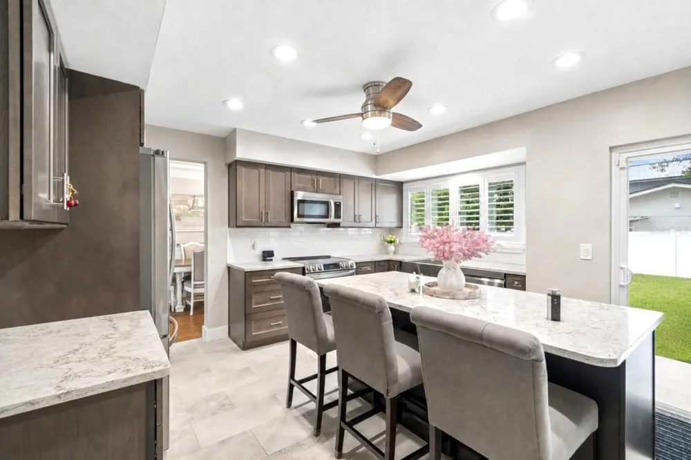 3133 W IDLEWILD AVENUE Tampa, FL 33614