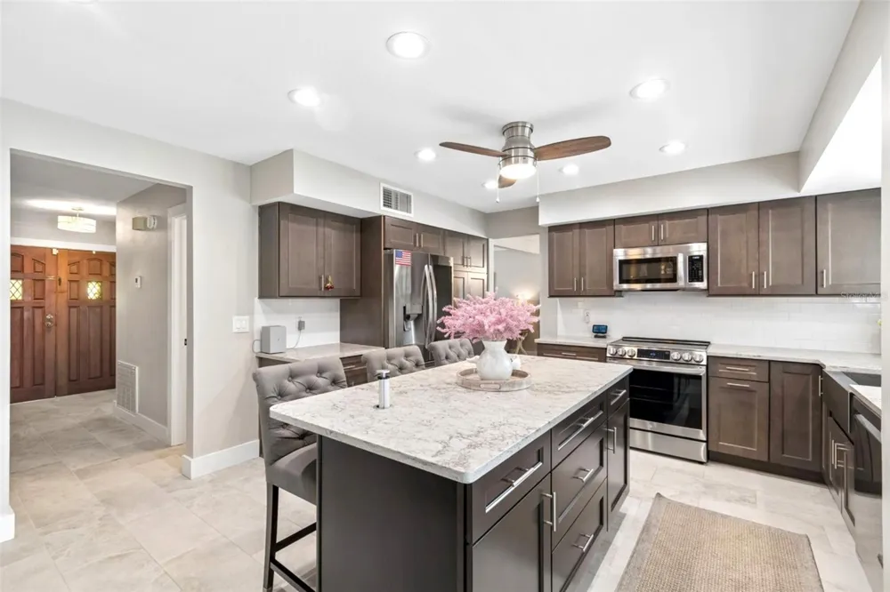 3133 W IDLEWILD AVENUE Tampa, FL 33614