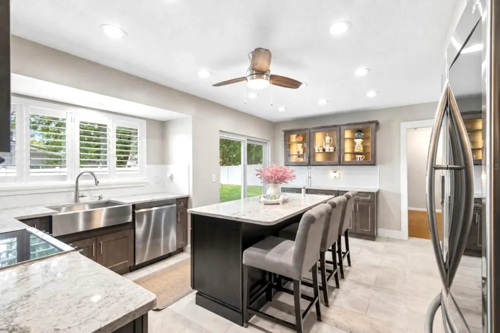 3133 W IDLEWILD AVENUE Tampa, FL 33614
