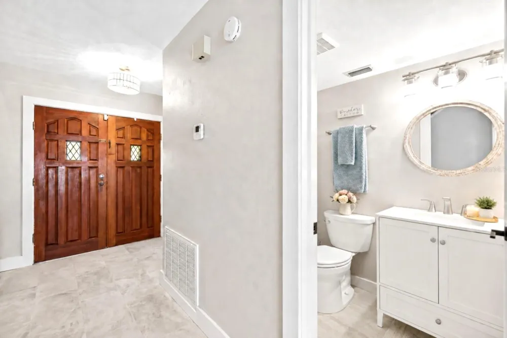 3133 W IDLEWILD AVENUE Tampa, FL 33614