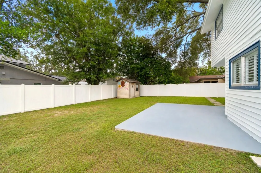 3133 W IDLEWILD AVENUE Tampa, FL 33614