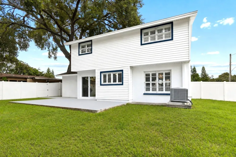 3133 W IDLEWILD AVENUE Tampa, FL 33614
