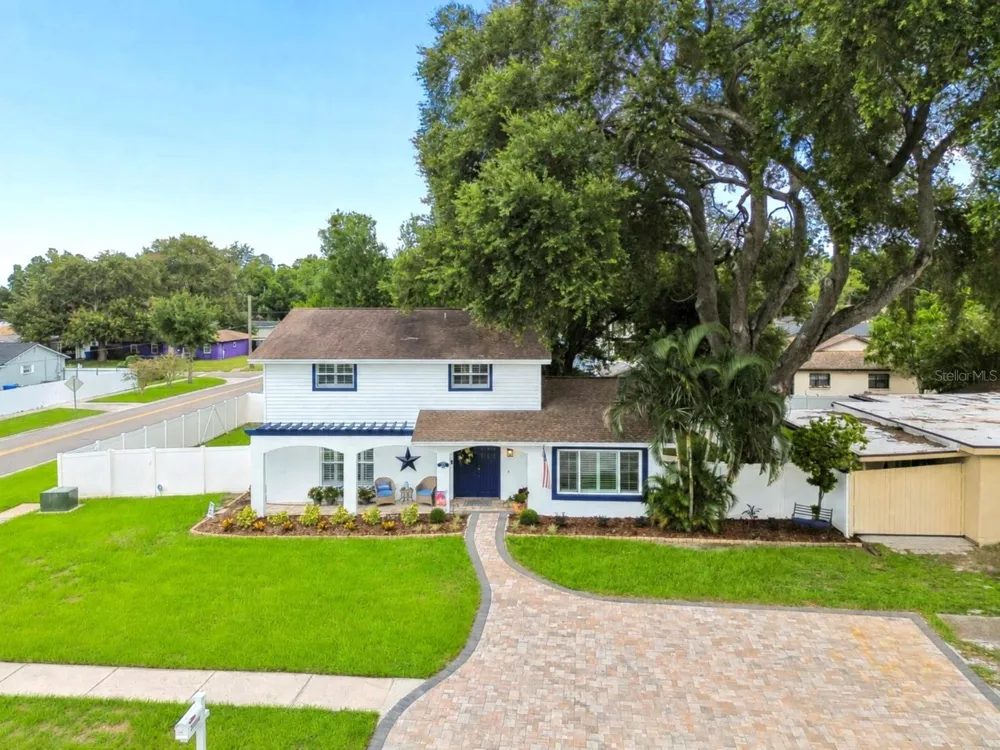 3133 W IDLEWILD AVENUE Tampa, FL 33614