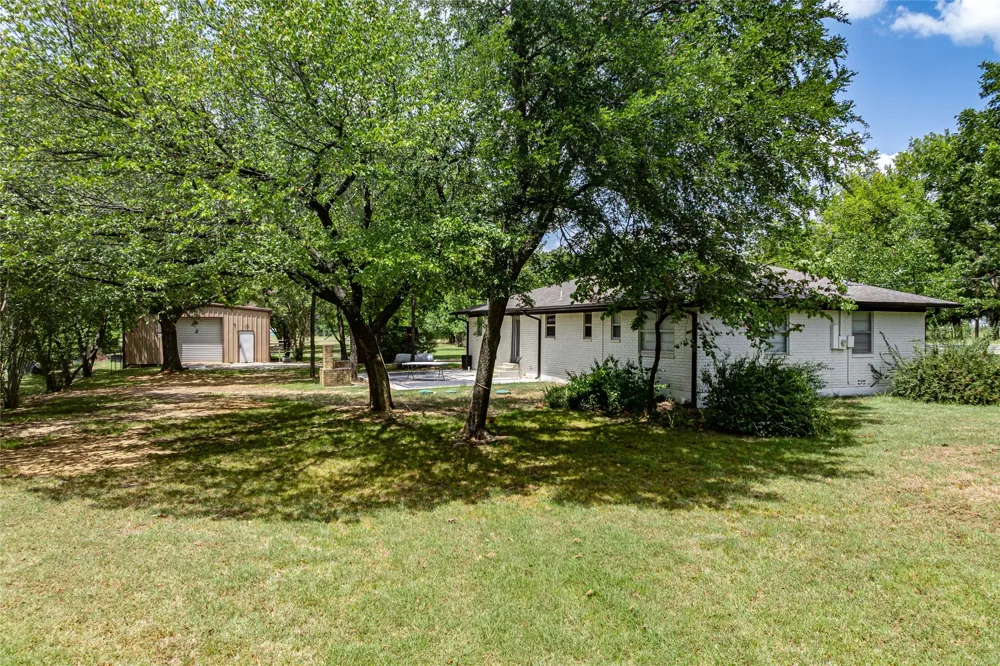 414 Flowing Wells Road Pottsboro, TX 75076