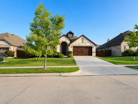 512 Strait Lane