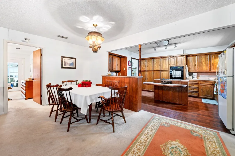 720 S Houston Street Edgewood, TX 75117