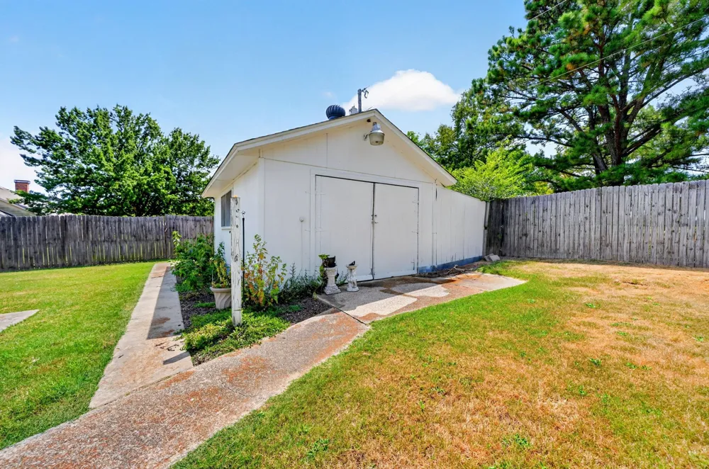 720 S Houston Street Edgewood, TX 75117