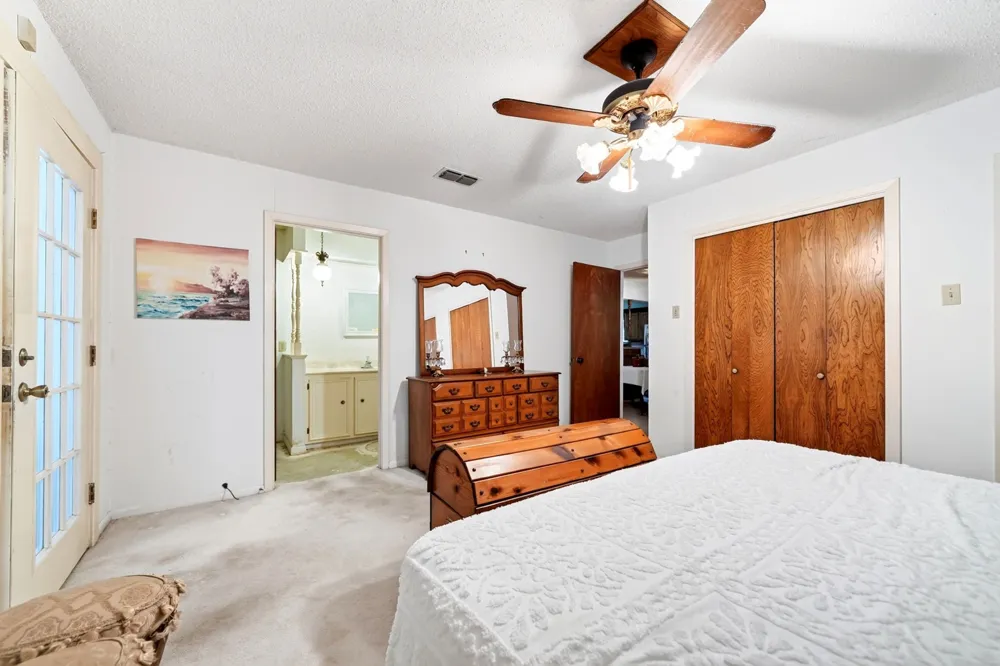 720 S Houston Street Edgewood, TX 75117