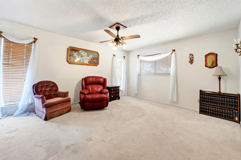 720 S Houston Street Edgewood, TX 75117