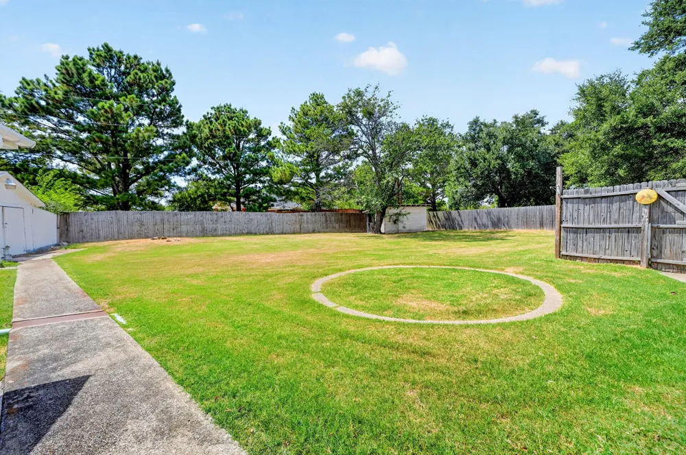 720 S Houston Street Edgewood, TX 75117