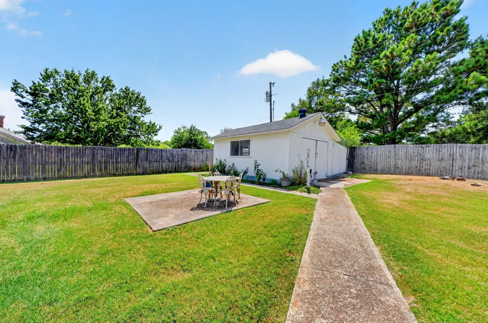 720 S Houston Street Edgewood, TX 75117