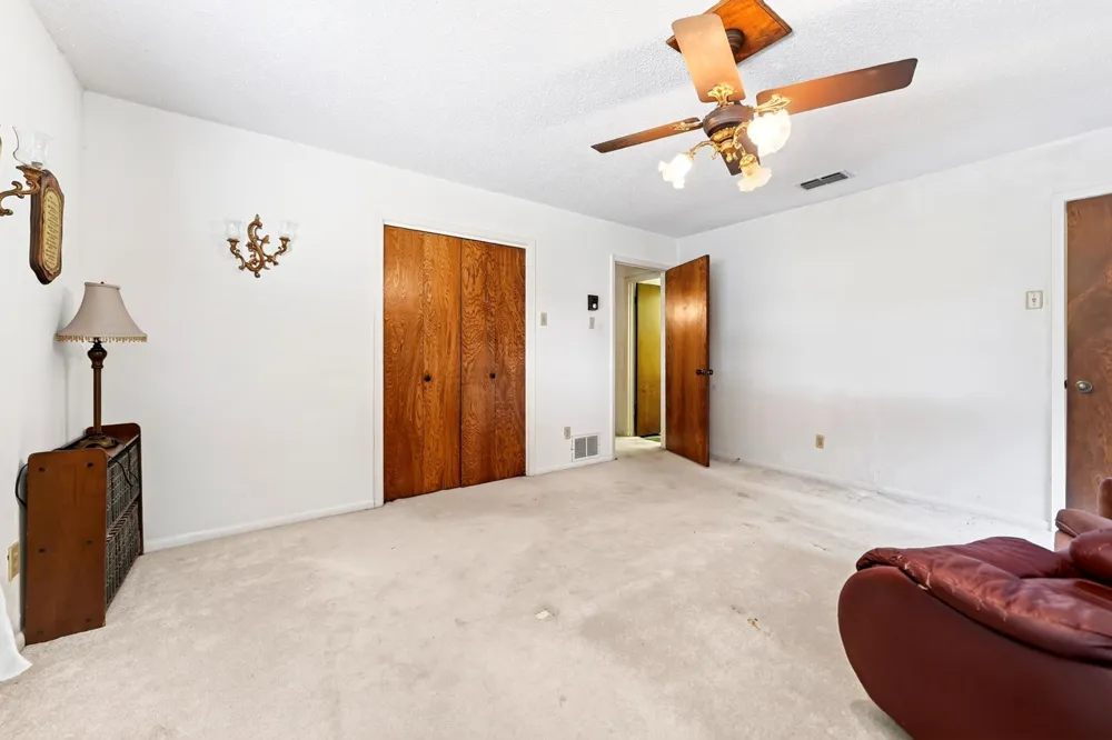 720 S Houston Street Edgewood, TX 75117
