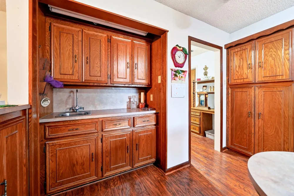 720 S Houston Street Edgewood, TX 75117