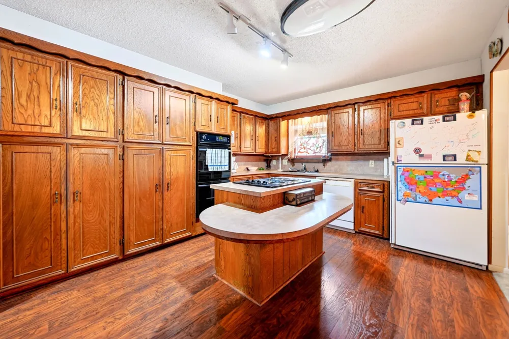 720 S Houston Street Edgewood, TX 75117