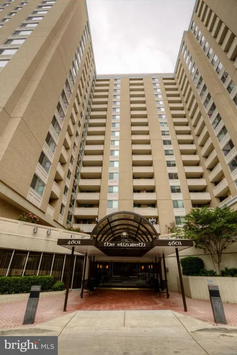 4601 PARK AVENUE #P210
