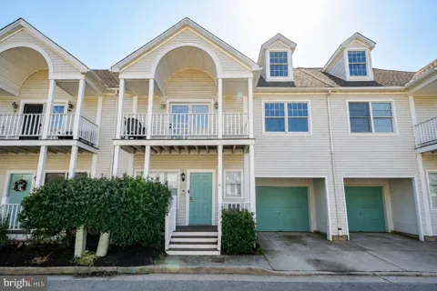 4 WINDJAMMER COURT