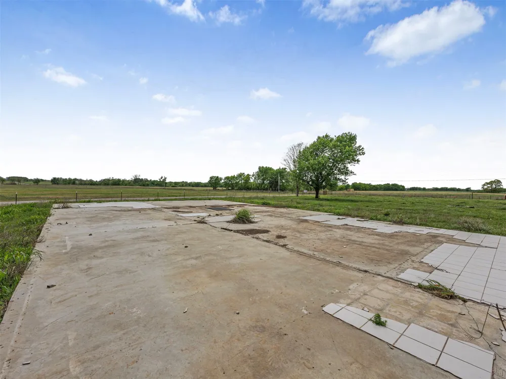 100 S 194th Street W Council Hill, OK 74428