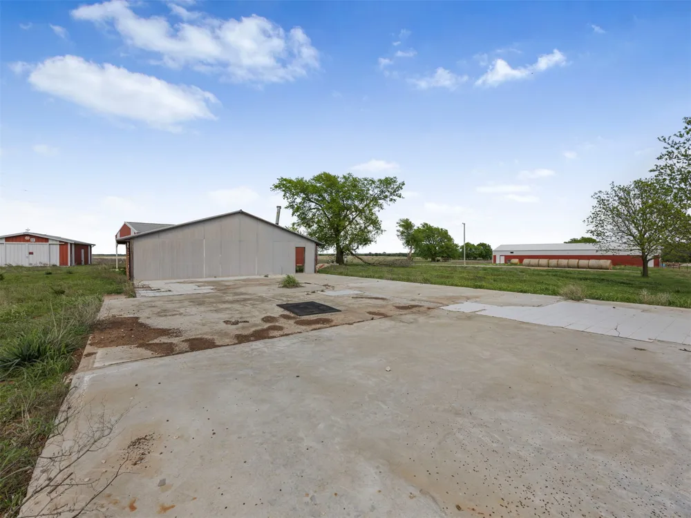 100 S 194th Street W Council Hill, OK 74428