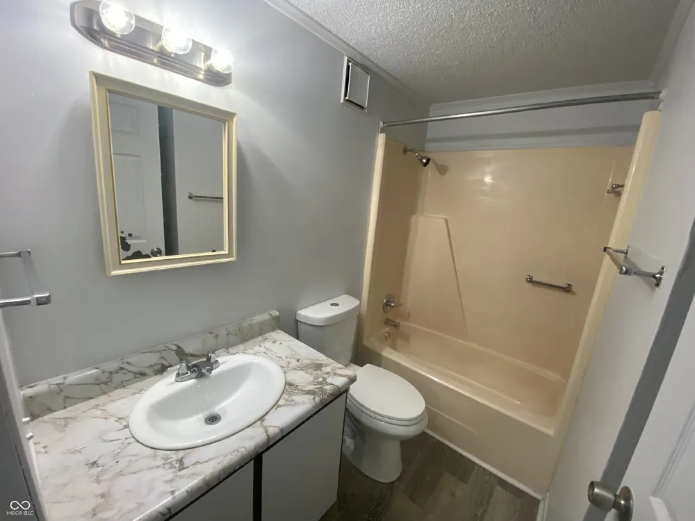 2000 Indianapolis Road #15 Crawfordsville, IN 47933
