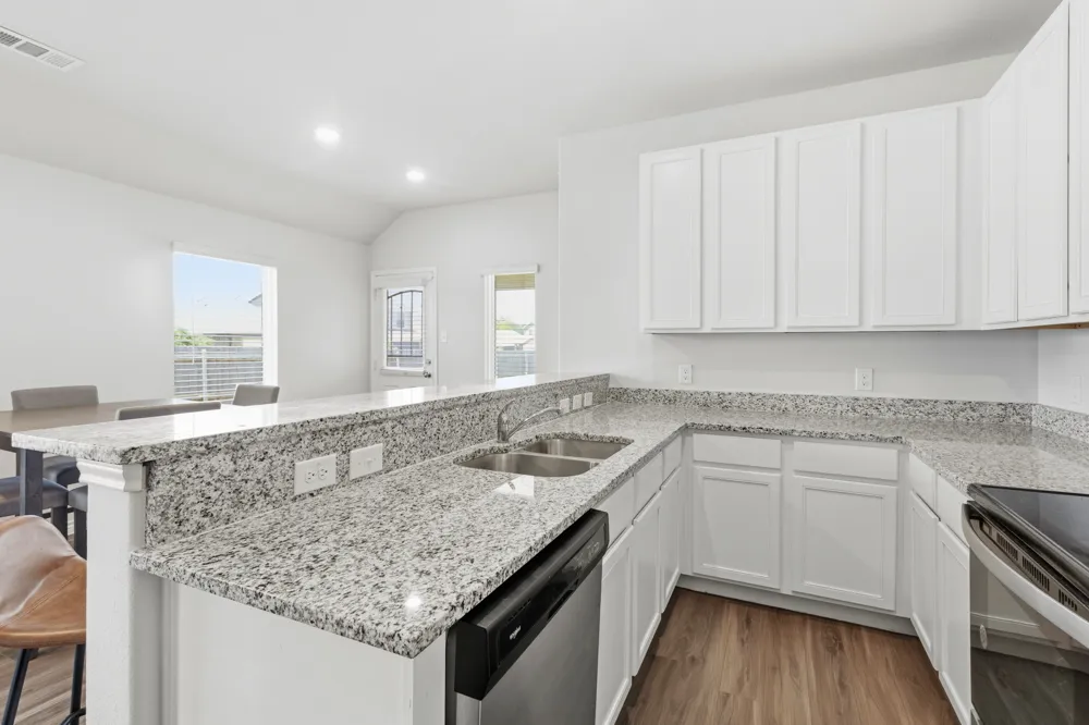 1600 Luke Street Ennis, TX 75119