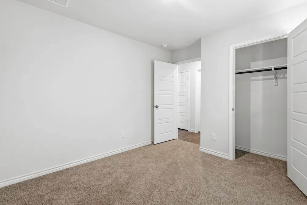 1600 Luke Street Ennis, TX 75119