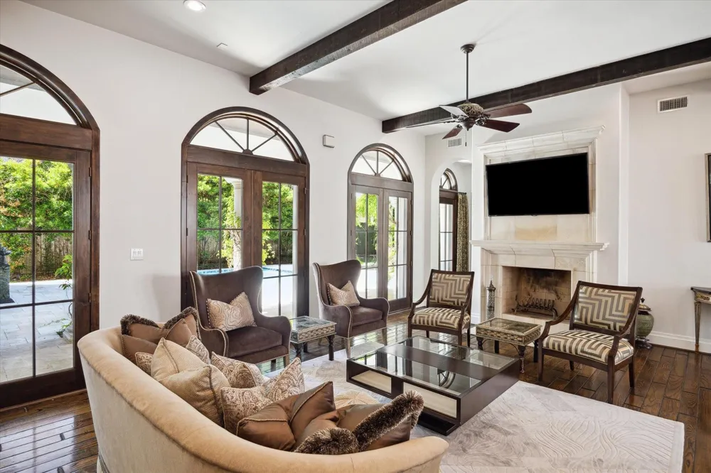 5556 Lynbrook Drive Houston, TX 77056