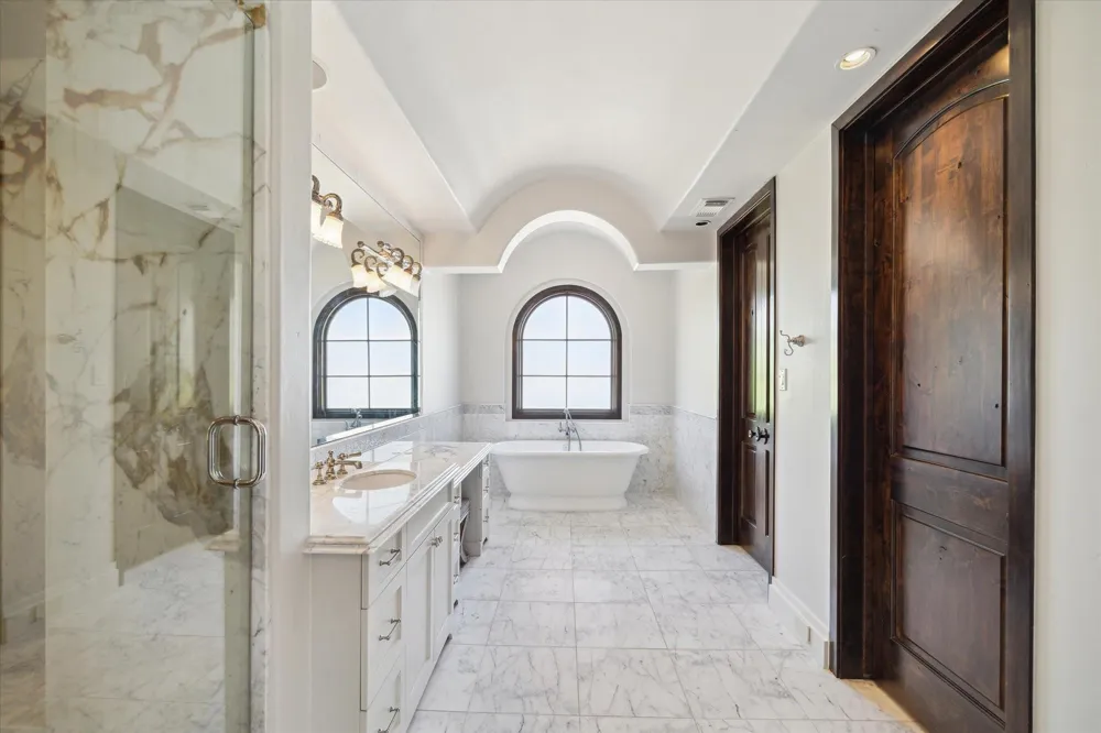 5556 Lynbrook Drive Houston, TX 77056
