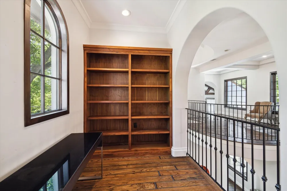 5556 Lynbrook Drive Houston, TX 77056