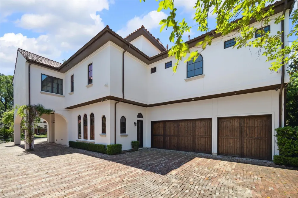 5556 Lynbrook Drive Houston, TX 77056