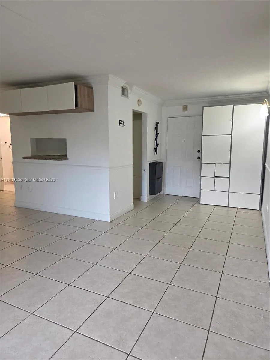 9445 SW 76th St #U1 Miami, FL 33173