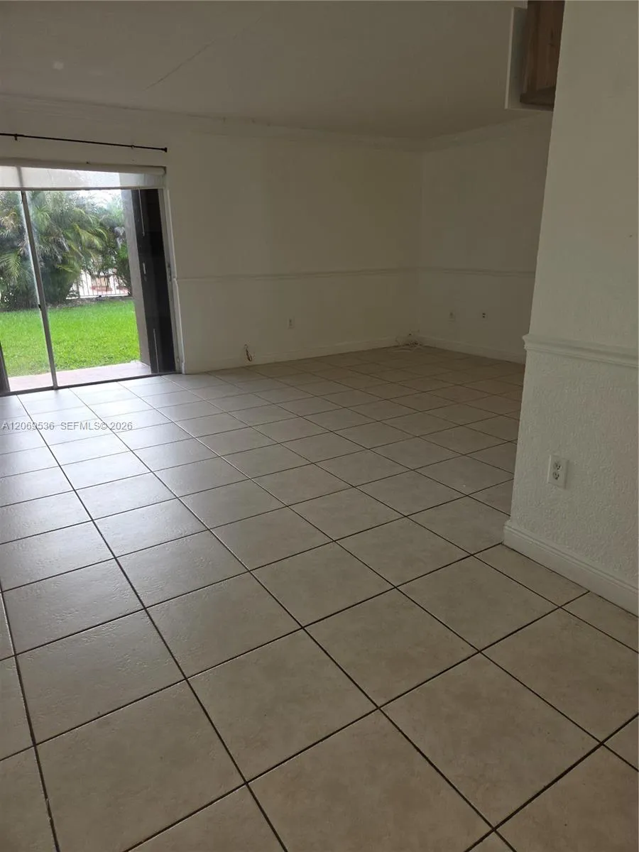 9445 SW 76th St #U1 Miami, FL 33173