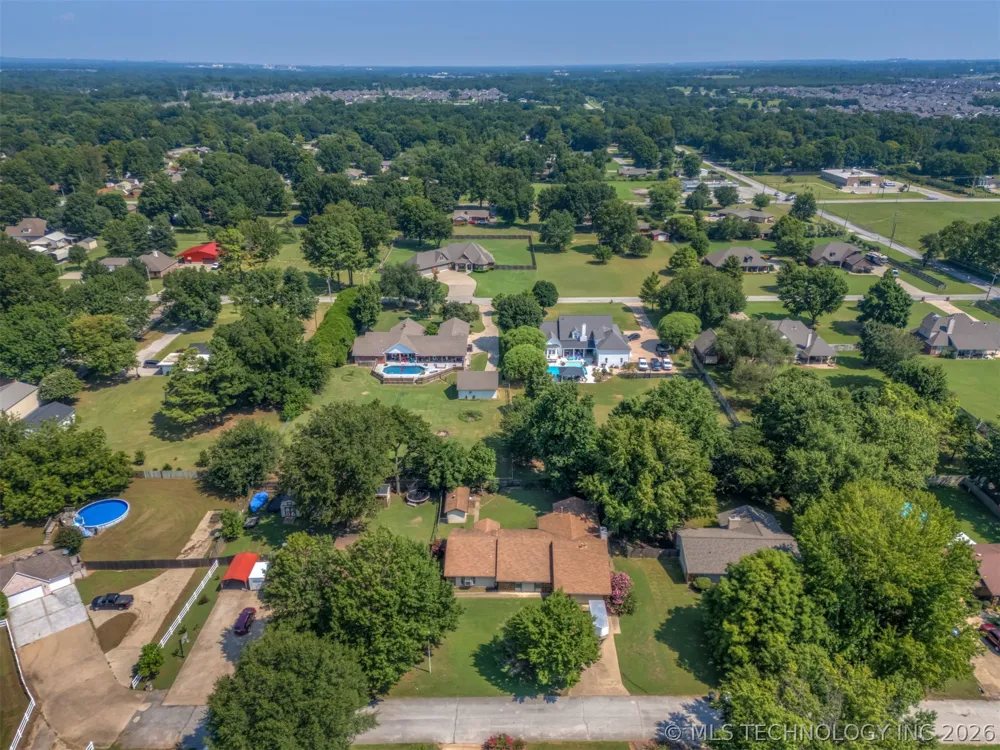 12811 E 133rd Street S Broken Arrow, OK 74011