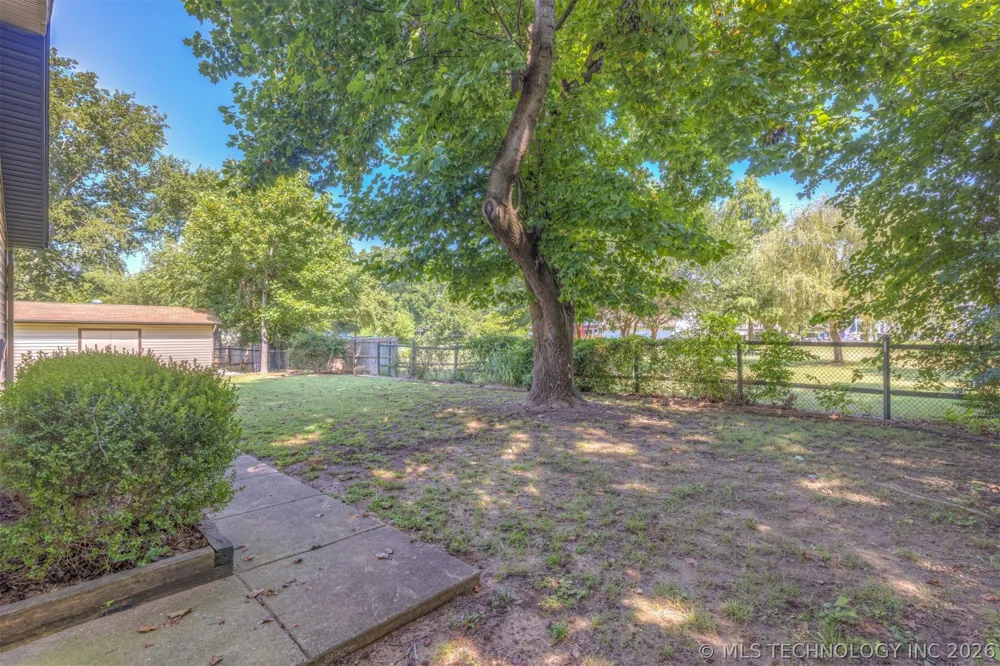 12811 E 133rd Street S Broken Arrow, OK 74011