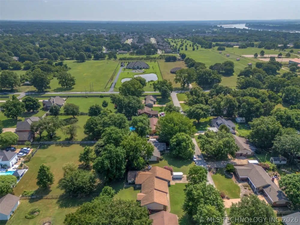 12811 E 133rd Street S Broken Arrow, OK 74011