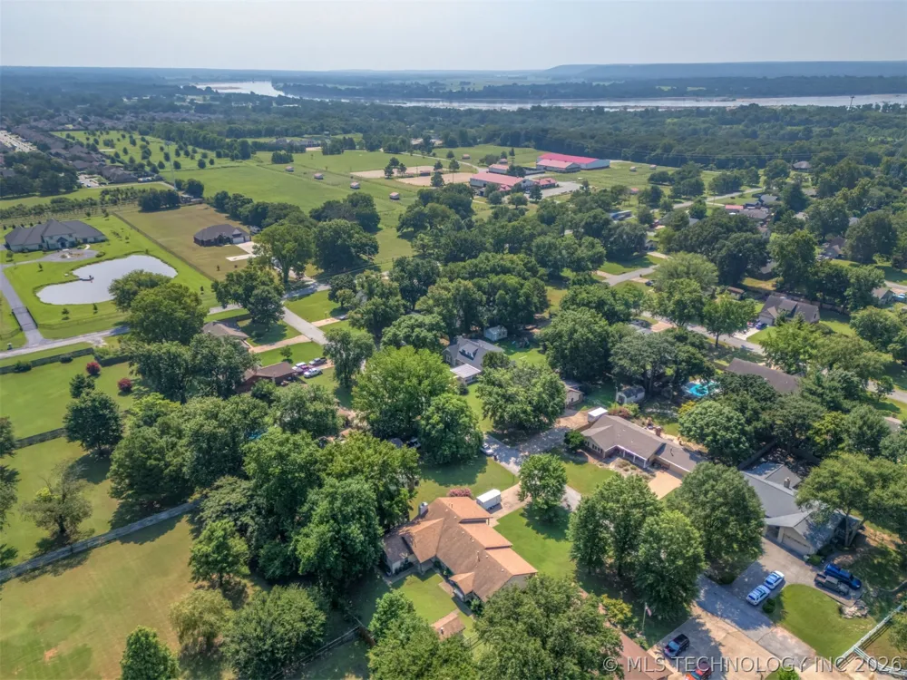 12811 E 133rd Street S Broken Arrow, OK 74011